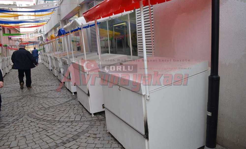 Sanat Sokağı'ndaki Tezgahlara Böyle Tedbir Alındı