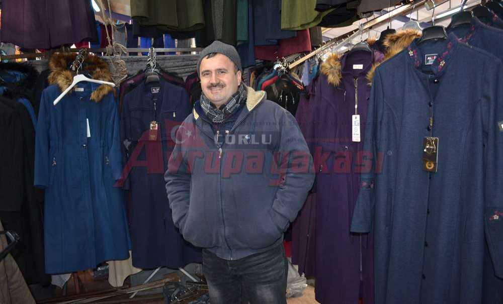 Kışlık Elbise Satan Esnafın Yüzü Gülüyor