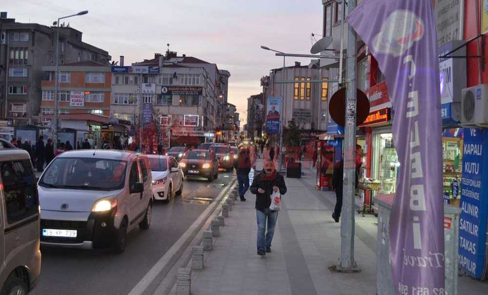 Trafik Adım Adım İlerliyor