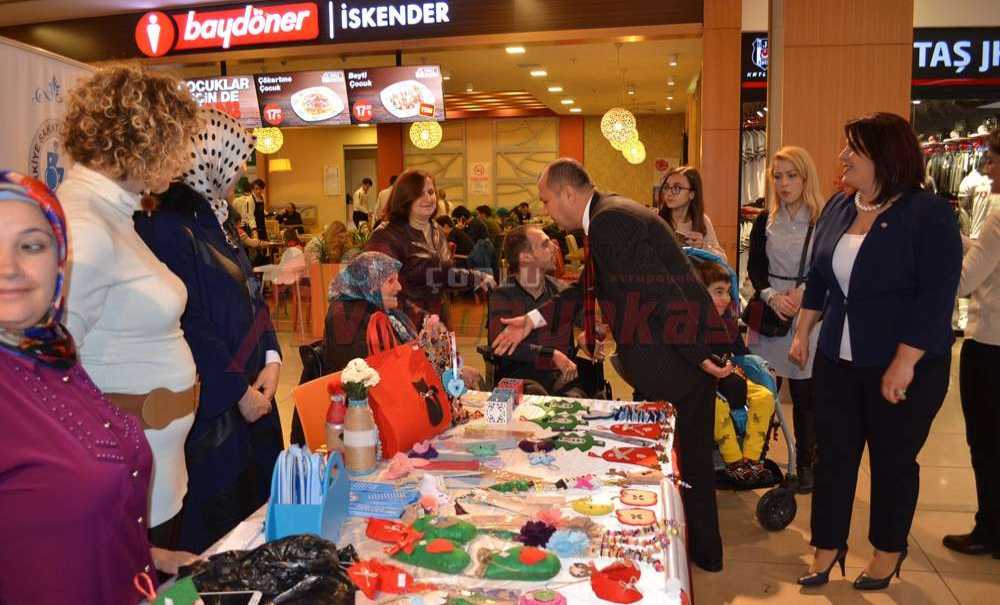 Engelli Vatandaşların Yaptığı Ürünler Sergilendi