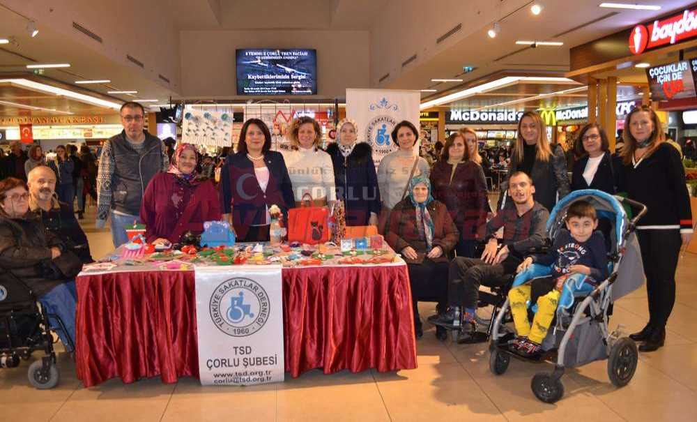 Engelli Vatandaşların Yaptığı Ürünler Sergilendi