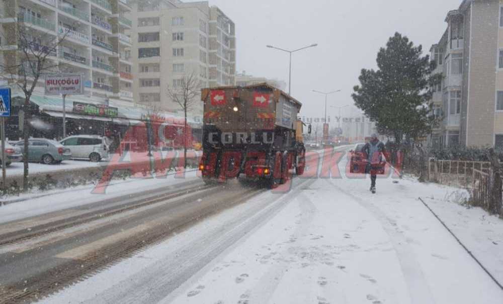 Çorlu'da Karla Mücadele Ekipleri Sahada