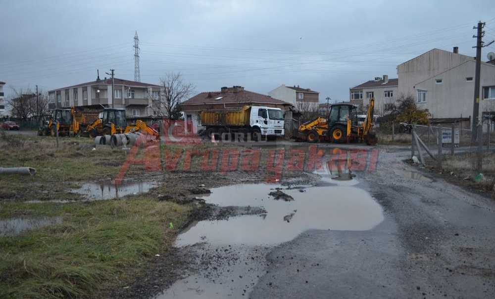 Mahalleli İş Makinelerinden Rahatsız