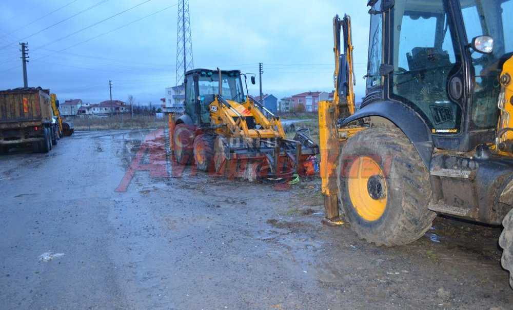 Mahalleli İş Makinelerinden Rahatsız