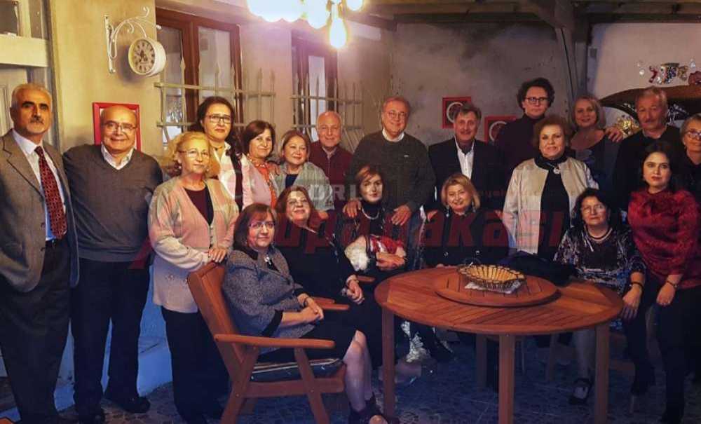 Sanatseverler Yılbaşı Eğlencesinde Buluştu