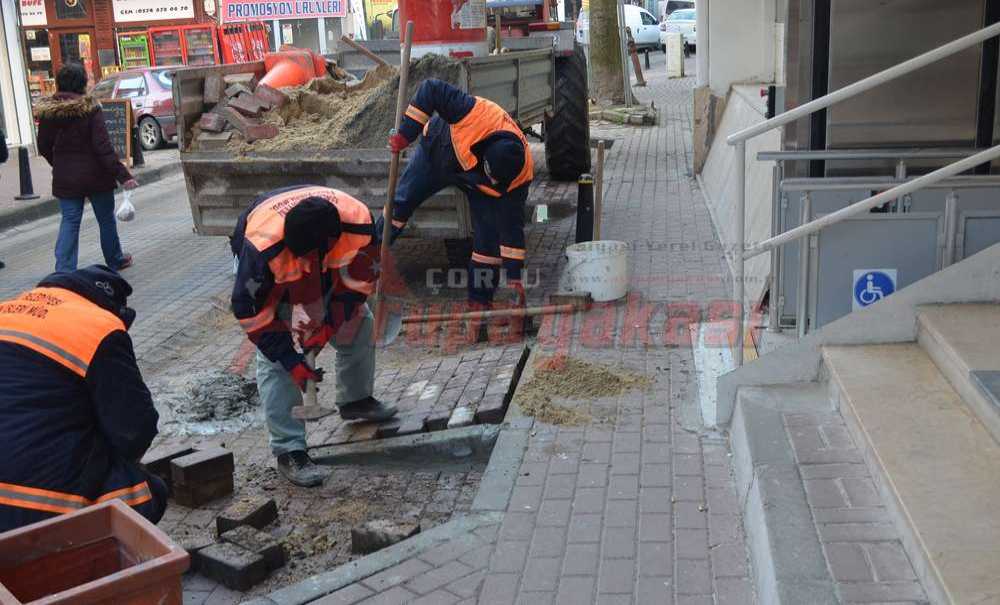 Çorlu Belediyesi Engelli Rampası Yaptı