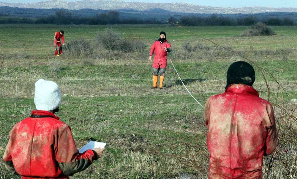 Tarlada Bulunan Tünelin Sırrı Çözülmeye Çalışılıyor