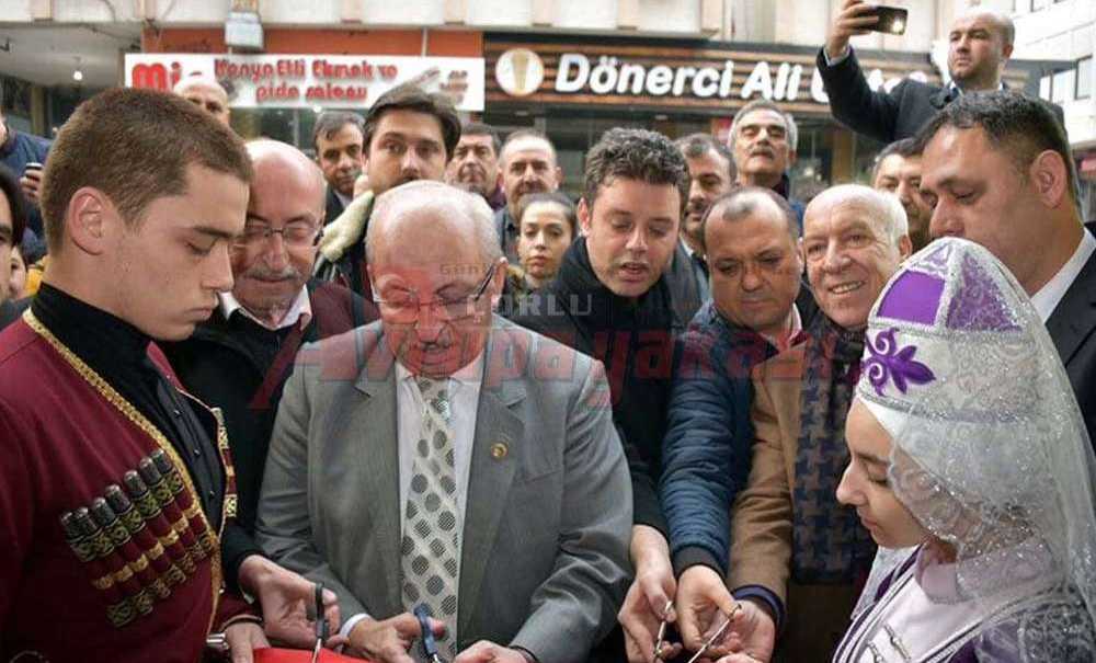 Coşkulu Törenle Açıldı