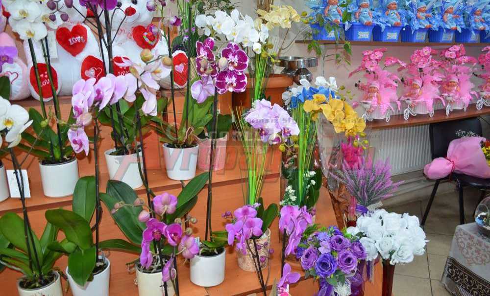 Yeni Yıla Girerken Sevgililer Çiçekçilere Koştu