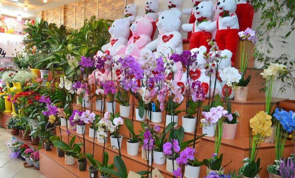 Yeni Yıla Girerken Sevgililer Çiçekçilere Koştu