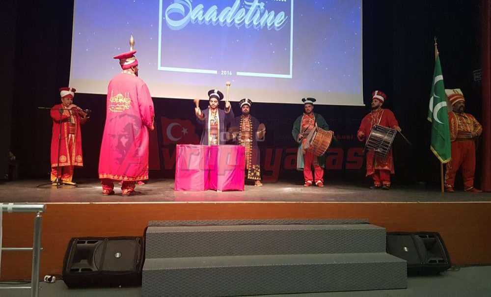 Mekke'nin Fethi Programına Yoğun Katılım