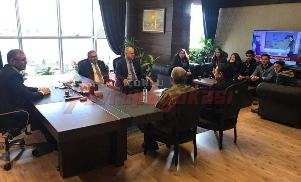 Öğrenciler Kaymakamı Ziyaret Etti