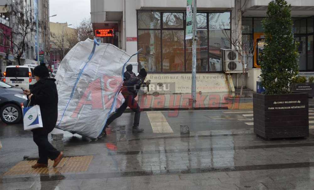 Sıkıntı Olmaya Devam Ediyorlar