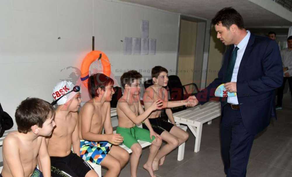 Başkan Sarıkurt Şampiyonları Ödüllendirdi