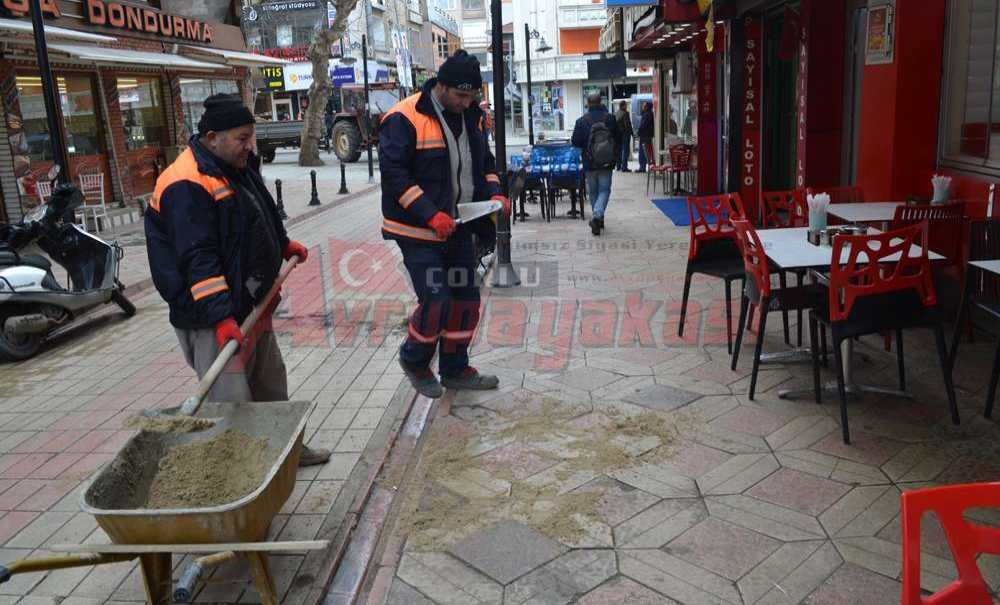Kaldırım Taşlarının Tadilatı Yapıldı