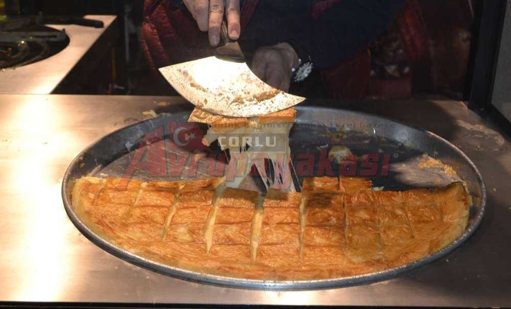Çorlu'da Akışkanlı Böreğe Büyük İlgi