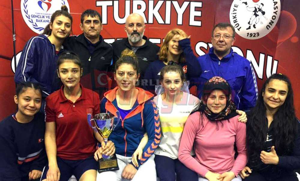 Çbsk'lı Kadın Güreşçiler Türkiye Şampiyonasında Güreşecek