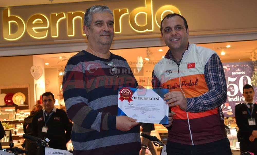 “Demir Pedal'dan Anlamlı Ödül Töreni”