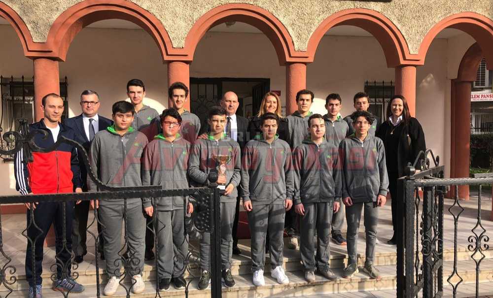 Trakya Koleji Genç Erkekler Voleybol Takımı Türkiye Finallerinde