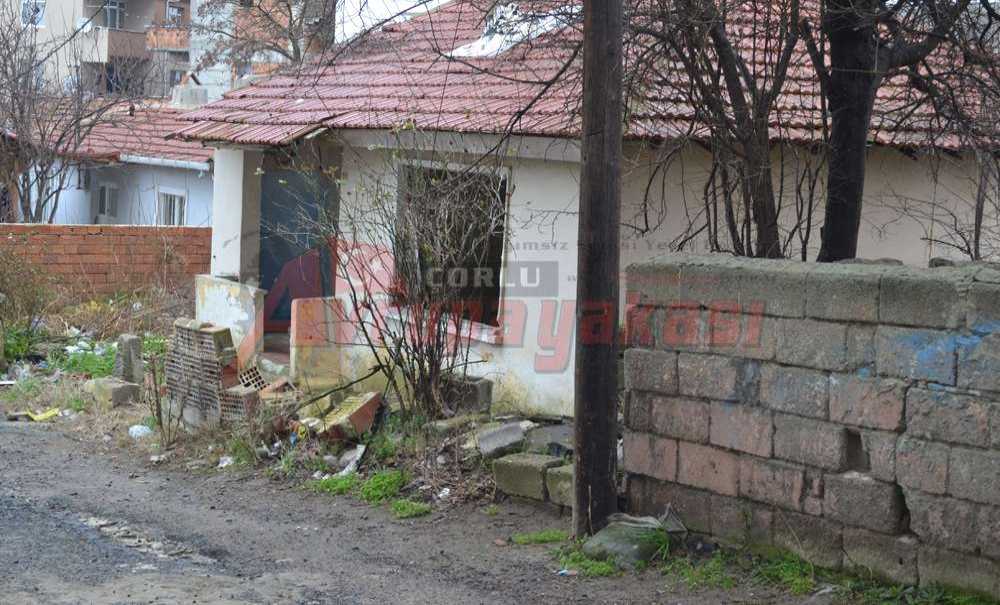 Vatandaşlar Metruk Binaların Yıkılmasını İstiyor