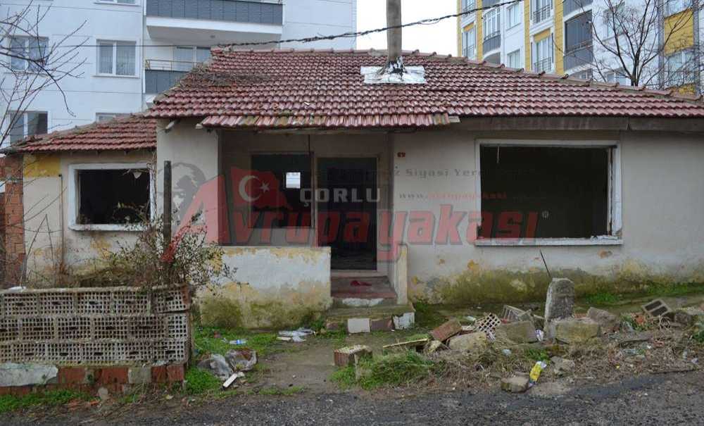 Vatandaşlar Metruk Binaların Yıkılmasını İstiyor