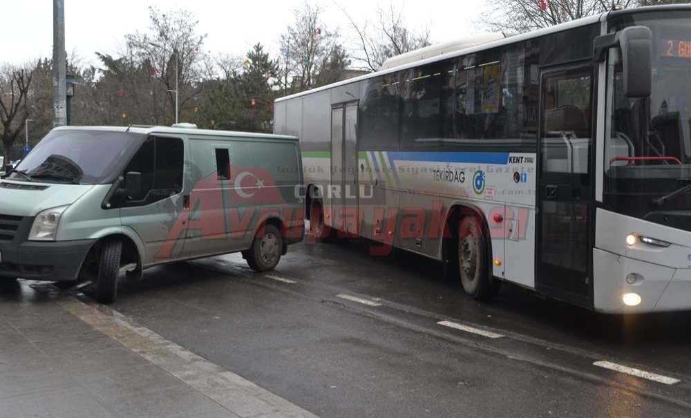 Otobüs Duraklarının İşgali Sürüyor