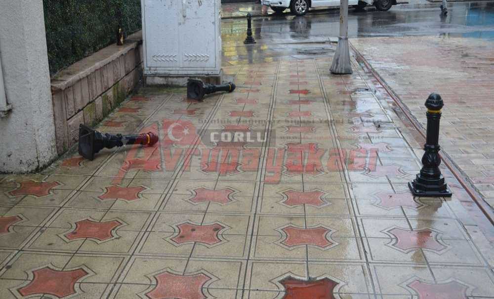 Yeni Yapılan Dubalar Kırıldı