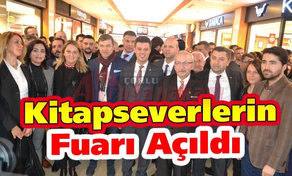 Kitapseverlerin Fuarı Açıldı