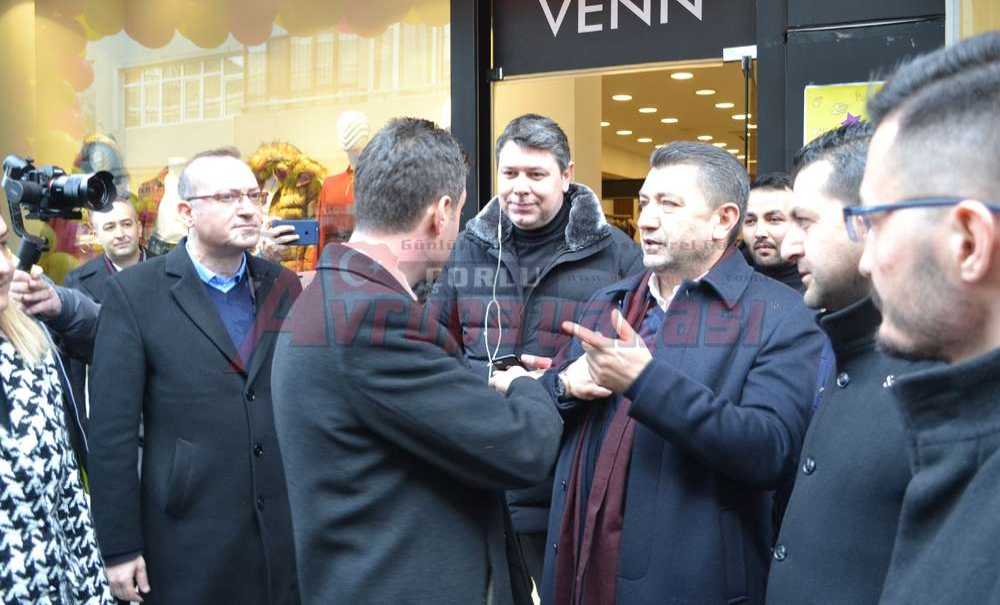 “İnsanların Hep Gülmesi İçin Şehri Yönetmeye Talibim”