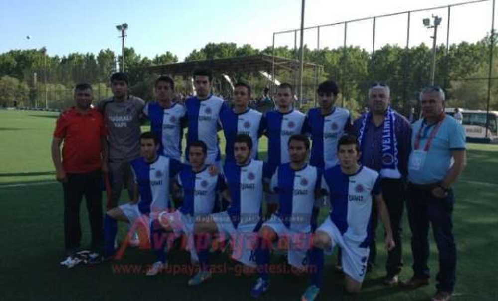 Velimeşe Belediyespor`un Gençleri Grup Birincisi Oldu