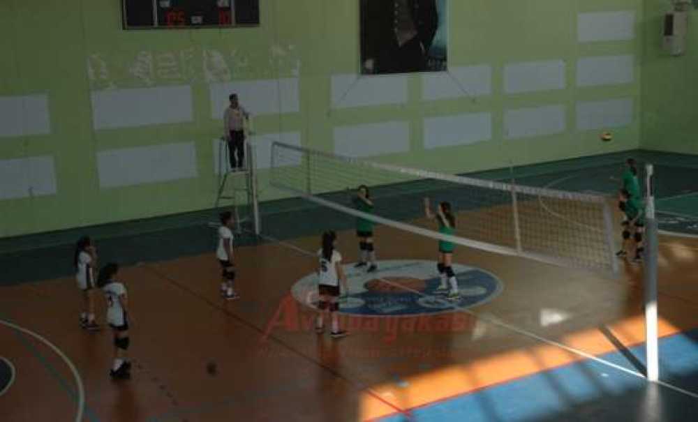Mini Voleybolda Heyecan Dorukta