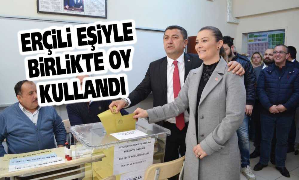 Erçili Eşiyle Birlikte Oy Kullandı