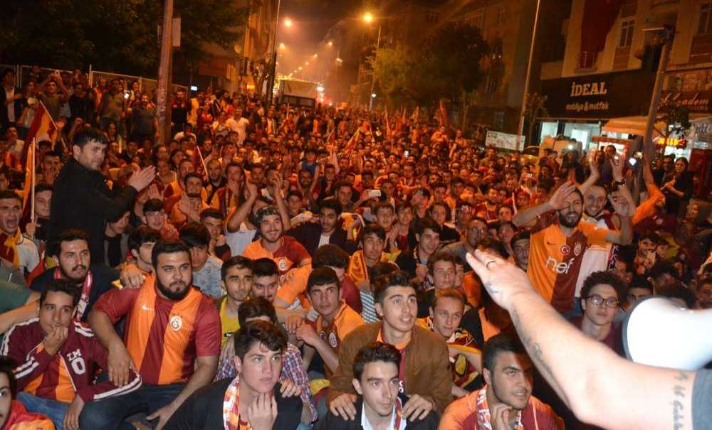 Çorluda Galatasaray'ın Şampiyonluğu Kutlandı