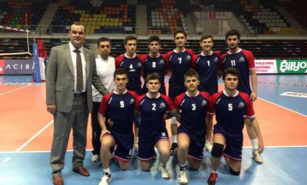 Çorlu Belediyesi`nin Genç Voleybolcuları Final Grubunda