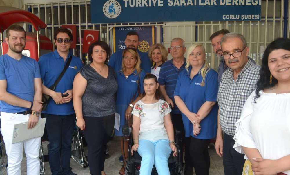 Engelli Vatandaşlara Sandalye Desteği