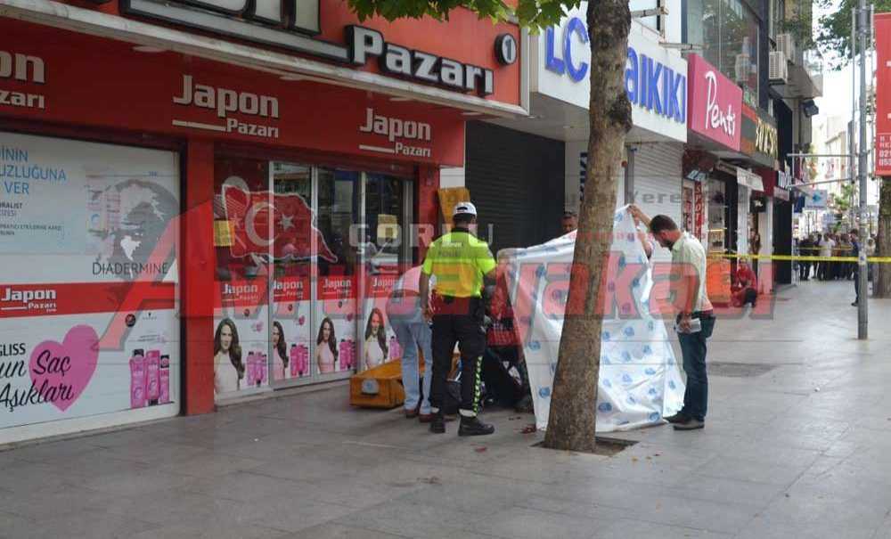 Cadde Ortasında Silahla Vurularak Öldürüldü (Video Haber)