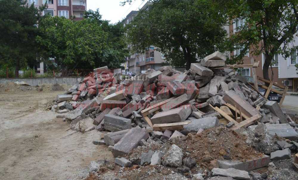 Mahalle Şantiyeye Döndü