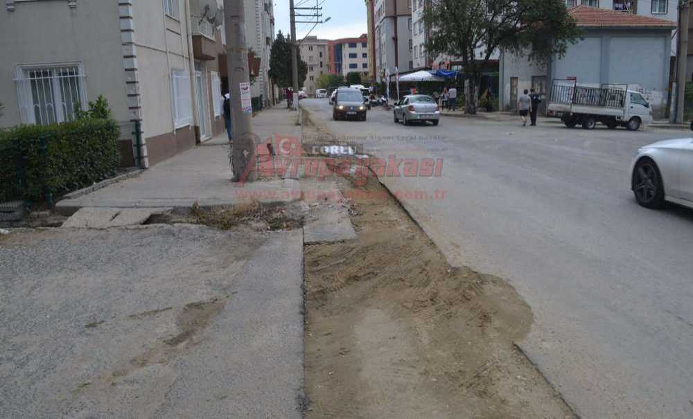 Mahalle Şantiyeye Döndü