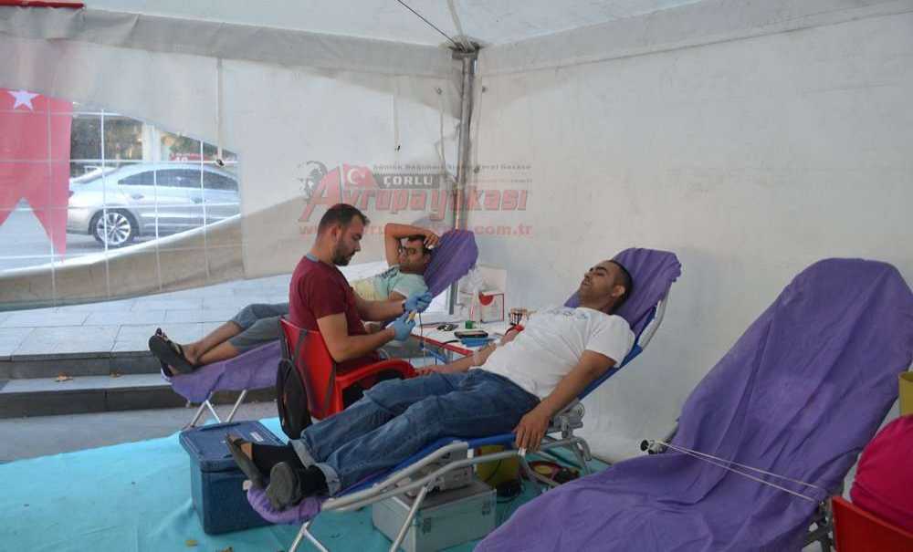 Sıcak Havalarda Kan Bağış Devam Ediyor