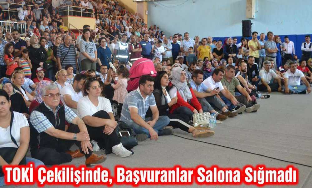 Toki Çekilişinde, Başvuranlar Salona Sığmadı