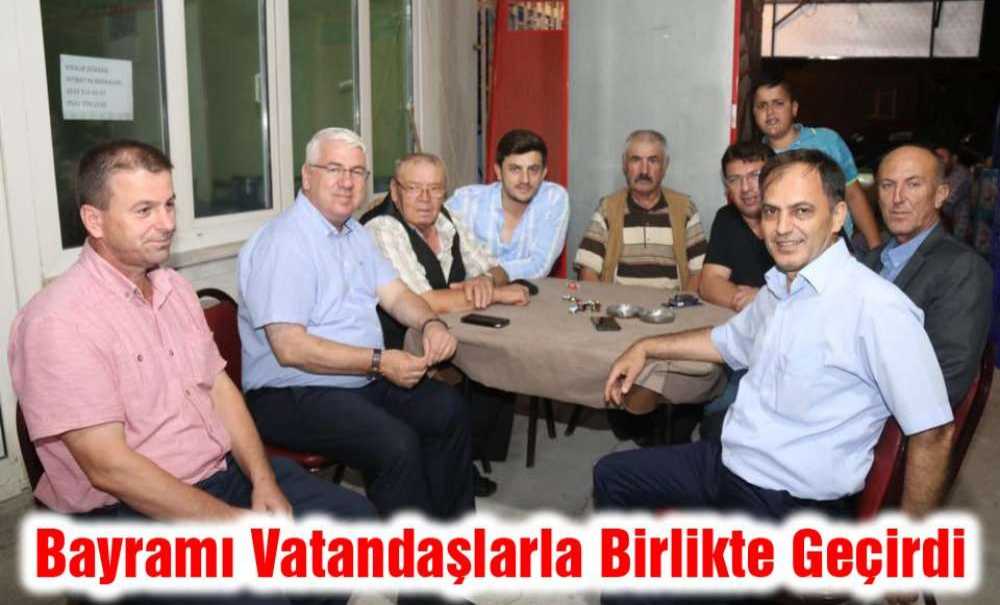 Bayramı Vatandaşlarla Birlikte Geçirdi