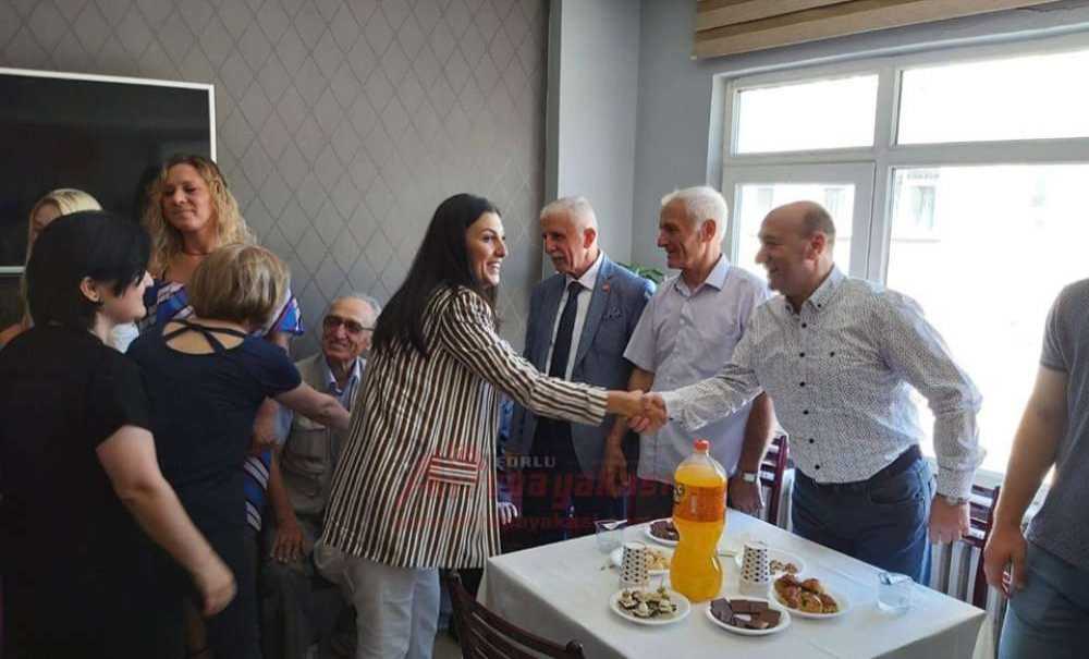 Bayramda Ak Parti Chp'yi Ziyaret Etti