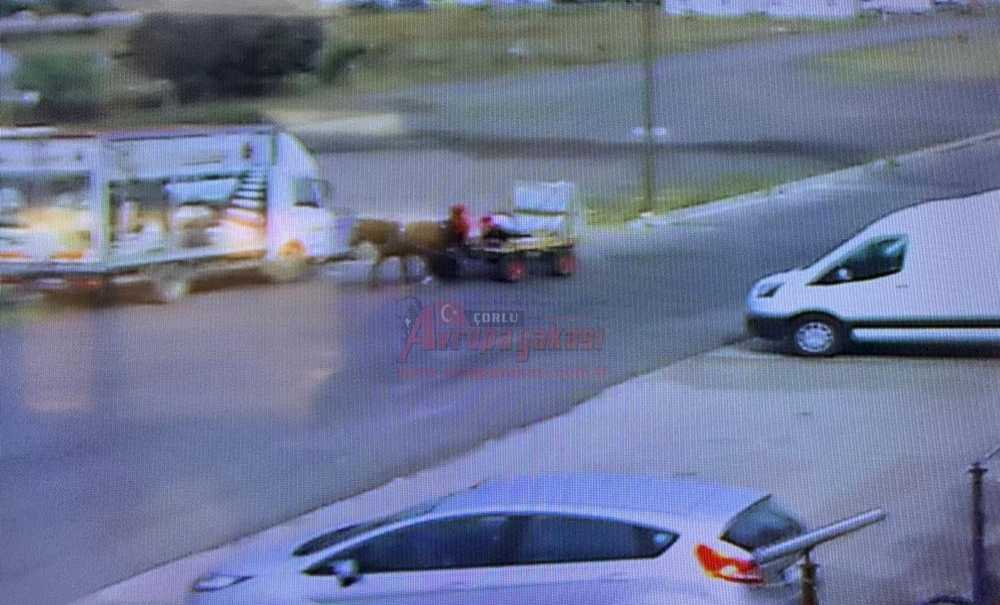 İşyerlerine Girip Güpegündüz Hırsızlık Yaptılar