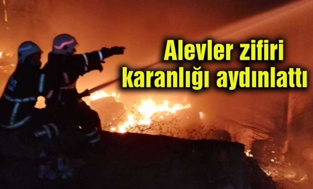 Alevler Zifiri Karanlığı Aydınlattı