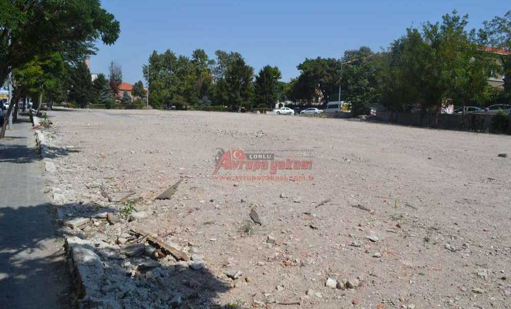 Madde Bağımlıları Yüzenden Duvar Yıkıldı