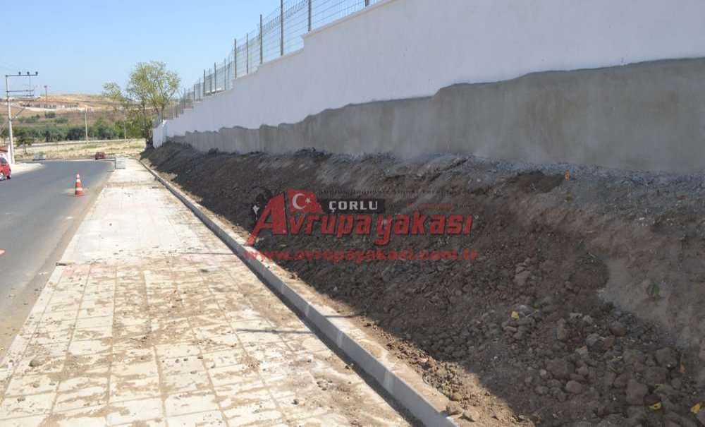 Fatih Caddesi'ndeki Çalışmalar Devam Ediyor