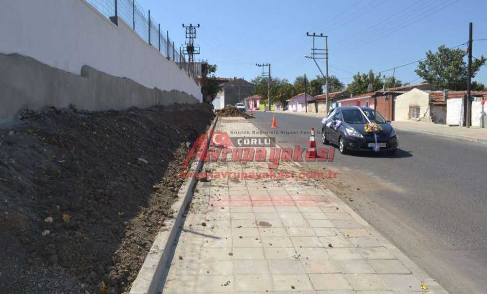 Fatih Caddesi'ndeki Çalışmalar Devam Ediyor