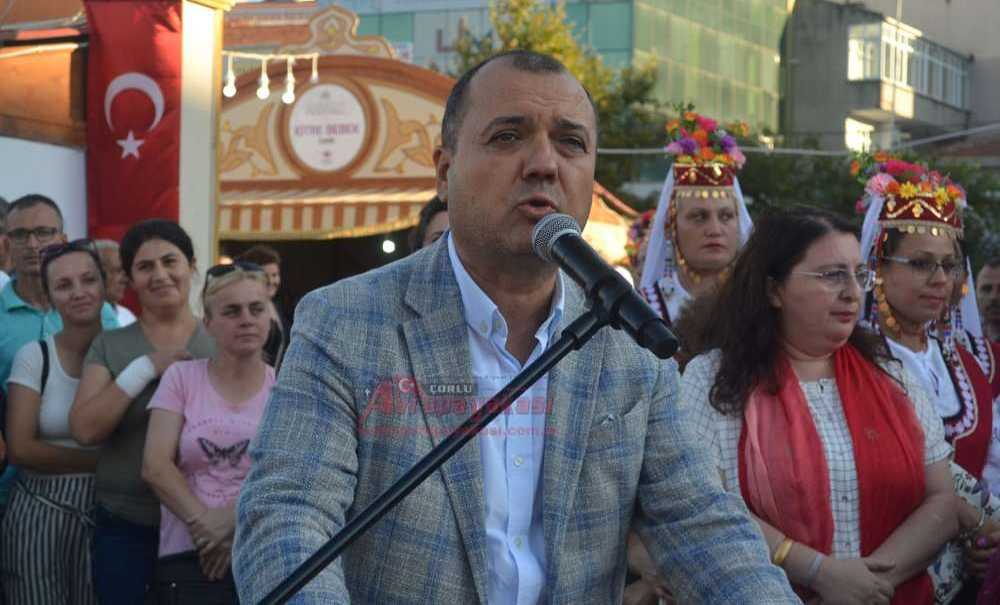 Festival Renkli Görüntülerle Başladı