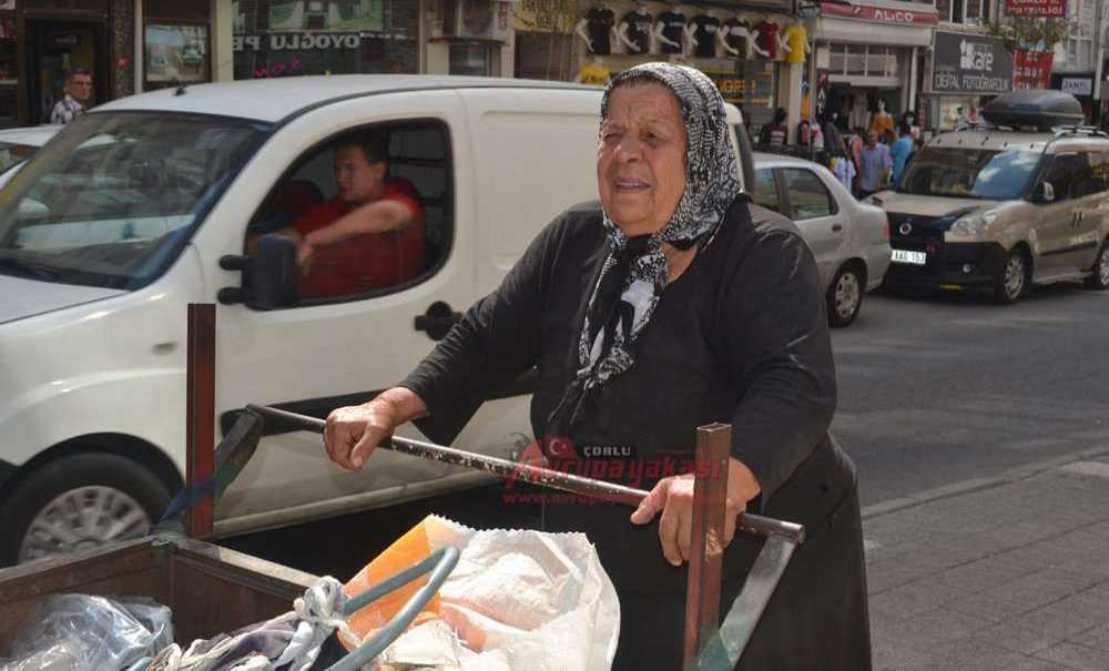 Dilenmek Yerine Alın Teriyle Çalışıyor