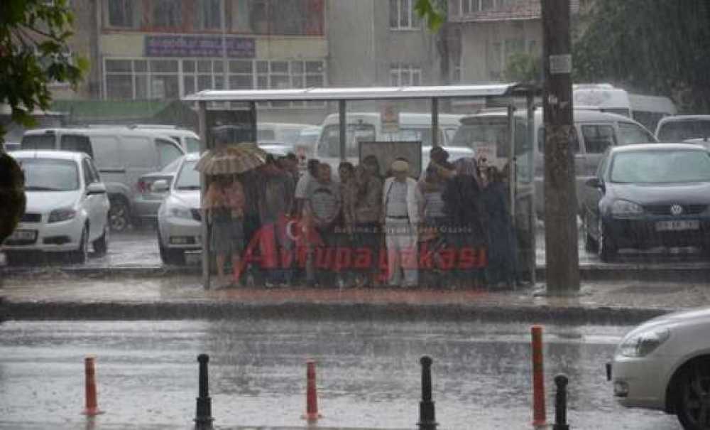 Çorlu Hafta Sonu Yağmura Yakalandı